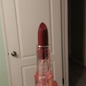 Hydrating lipstick/ lip balm